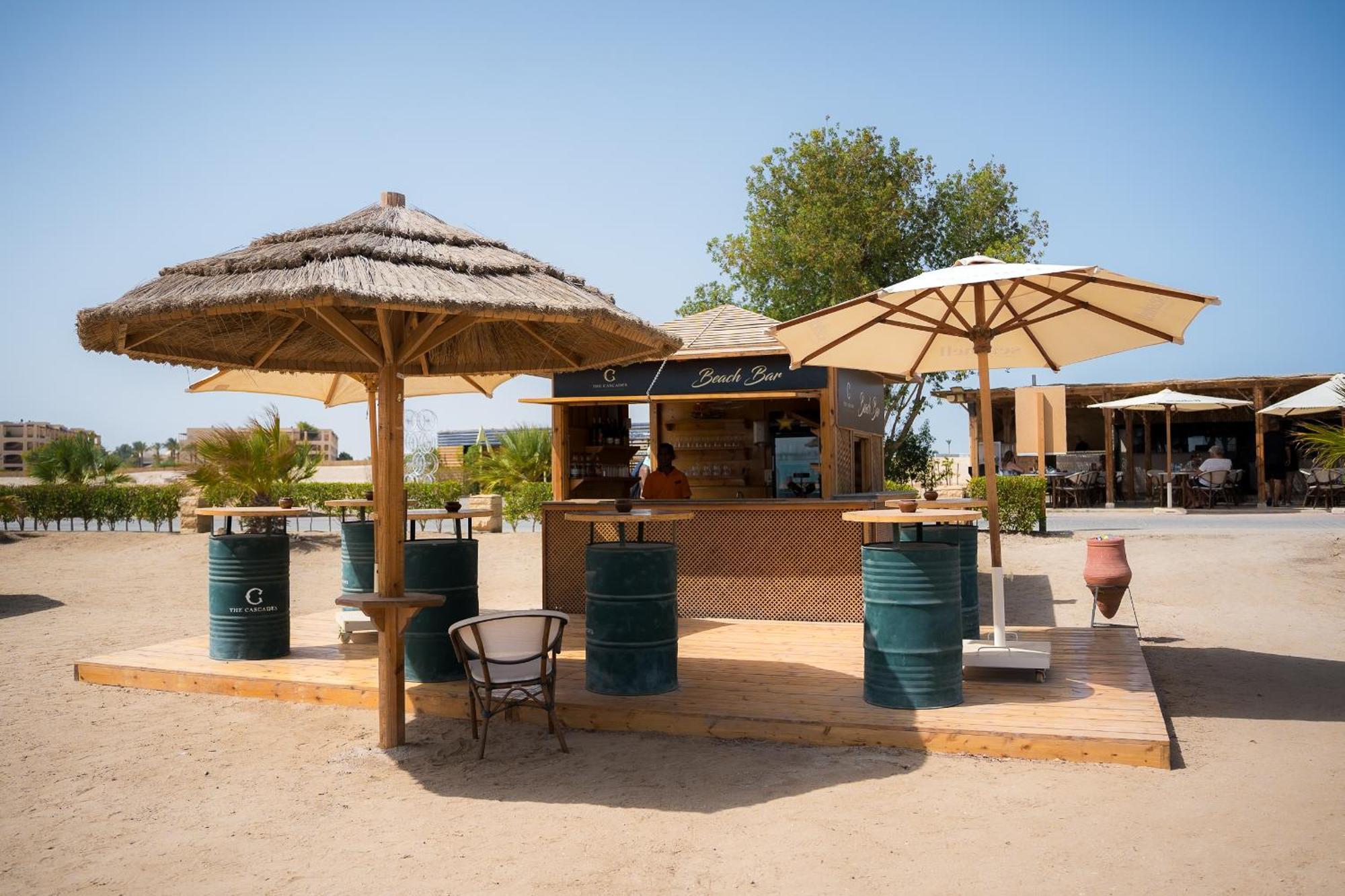 The Cascades Golf Resort, Spa & Thalasso Soma Bay Exterior foto Beach bar in Cala Galdana, La Isla de San Vicente, Menorca, Spain